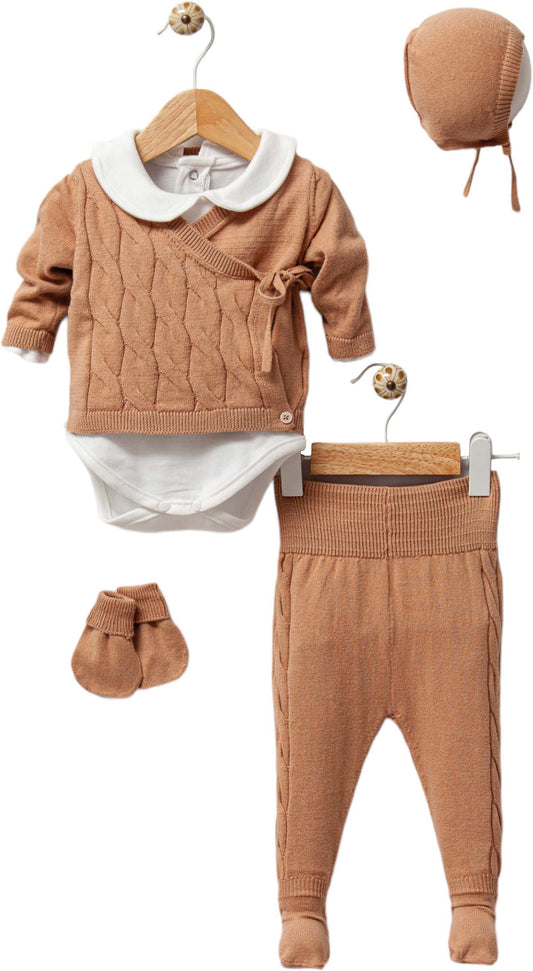 Megztas kostiumėlis