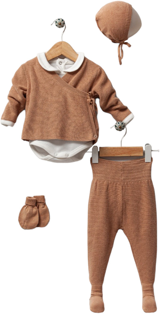 Megztas kostiumėlis